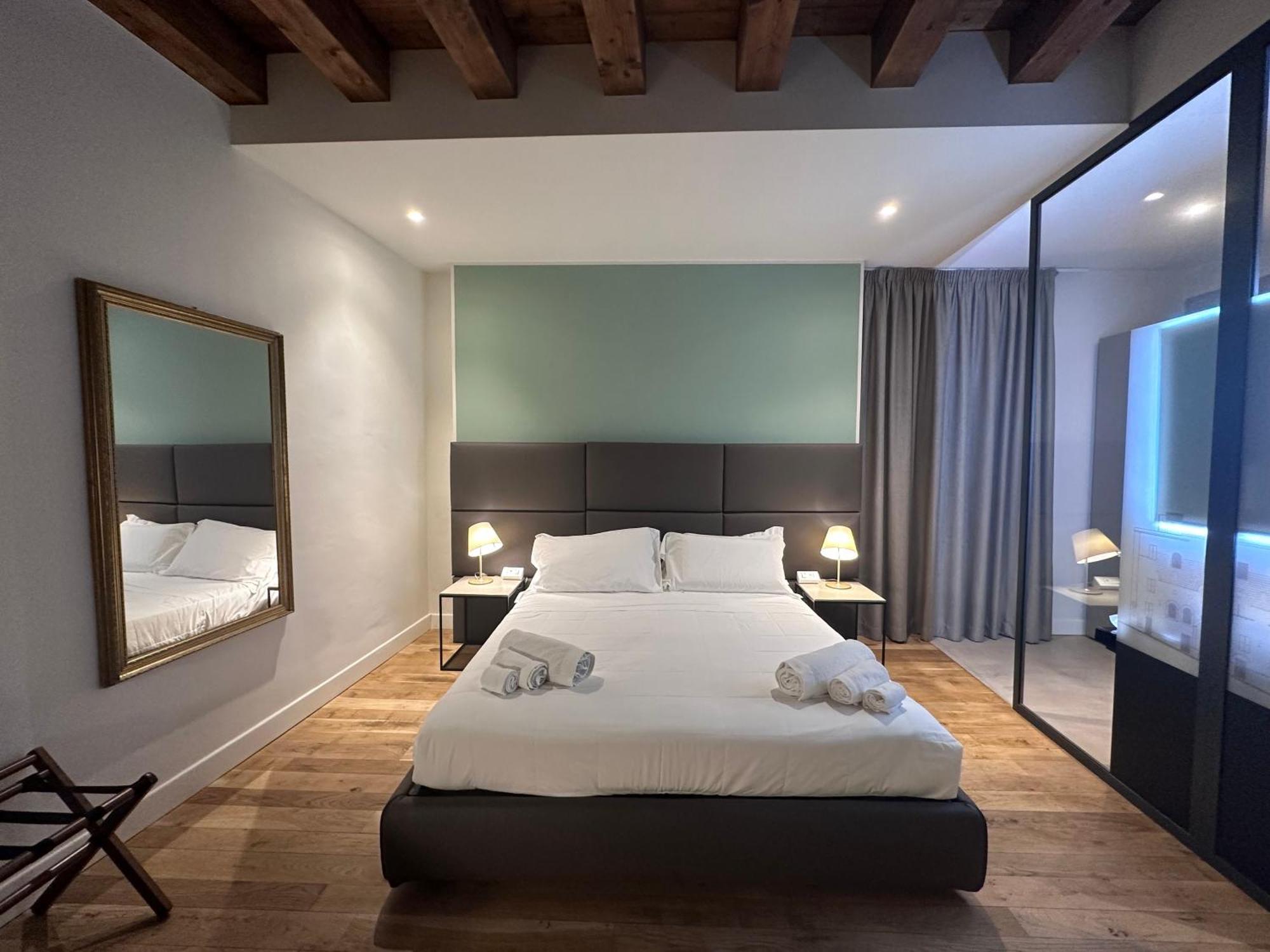 PALAZZO SANTAMARINA Luxury Suite&Spa Palermo Esterno foto